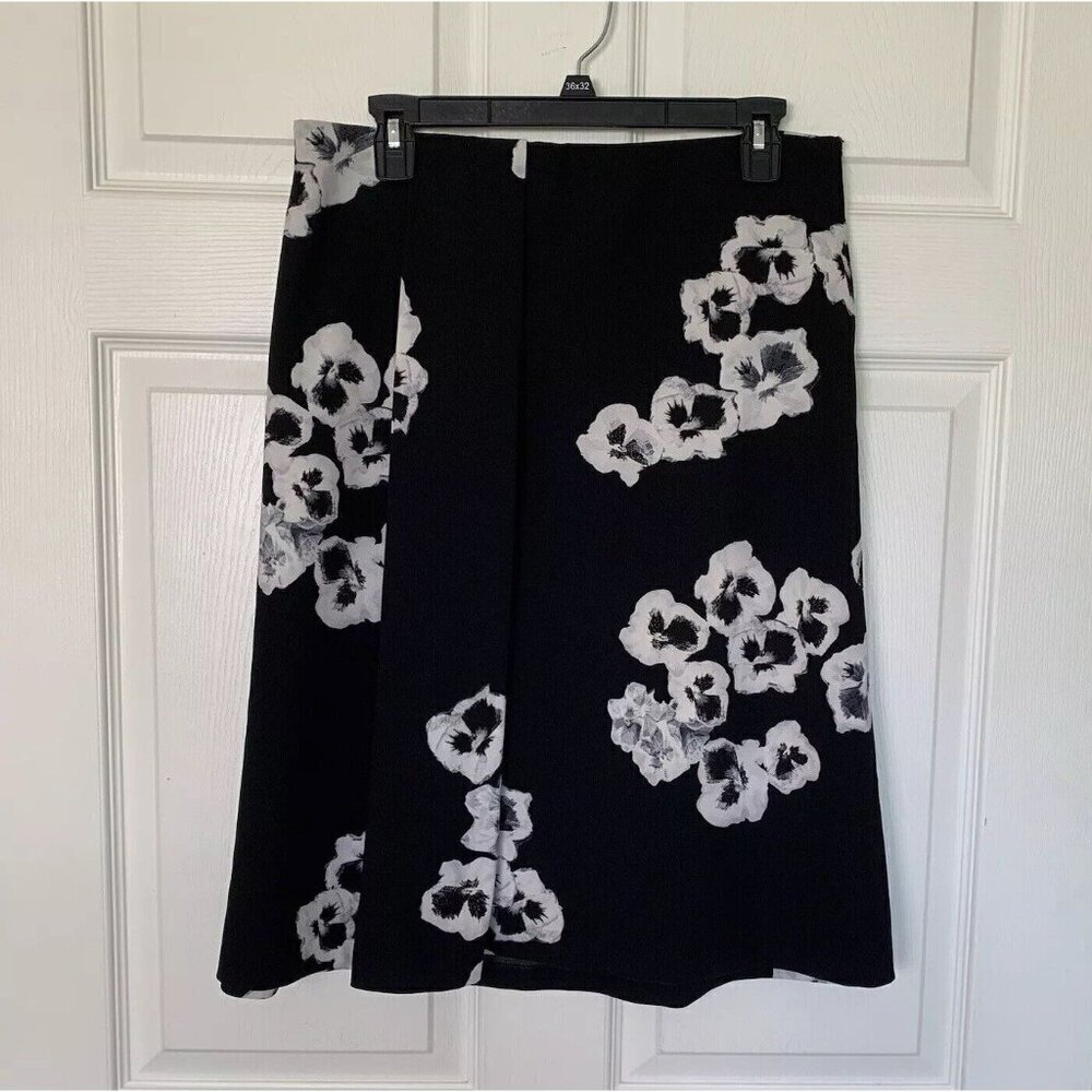 Ellen Tracy Floral A-Line Size 10 Black And White Lined Skirt